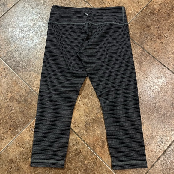 Lululemon Wunder Under Crop II Textured Stripe Slate Deep Coal Leggings - Picture 5 of 6